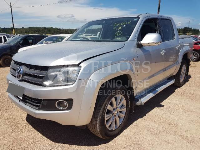 LOTE 038 - VOLKSWAGEN AMAROK HIGHLINE 4MOTION 2012