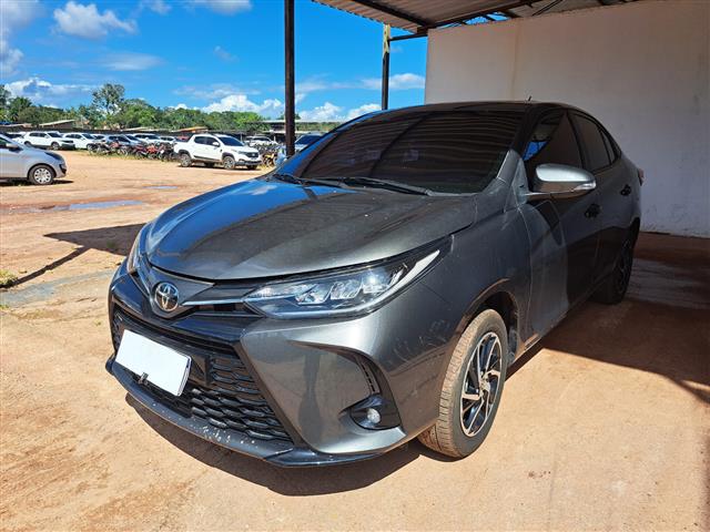 LOTE 024 YARIS SA XLS15