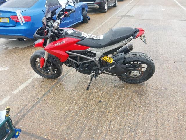 LOTE 034 DUCATI HYPERSTRAD