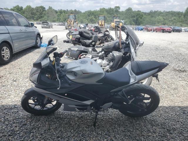 LOTE 048 YAMAHA YZF R3 